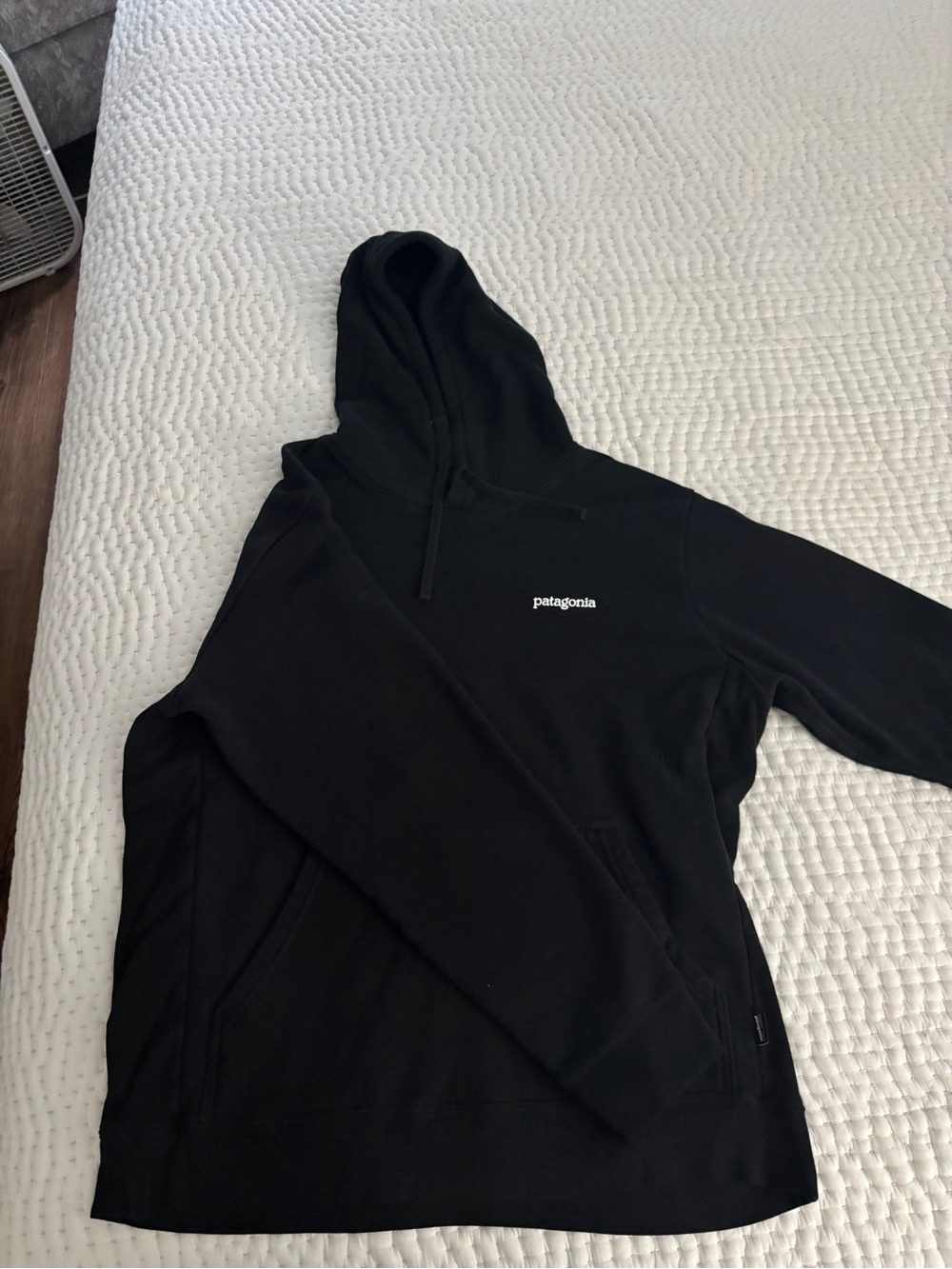 Patagonia Black Logo Hoodie XL